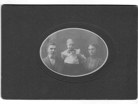 Grant, Nellie and Lyle Wellman 1907